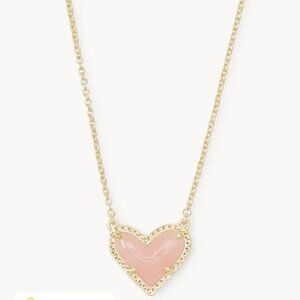 Kendra Scott Ari Heart Gold Pendant Necklace in Rose Quartz
